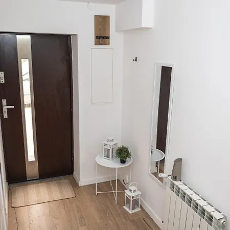 Z Ogrodem - 2-pokojowy Apartamento Radom