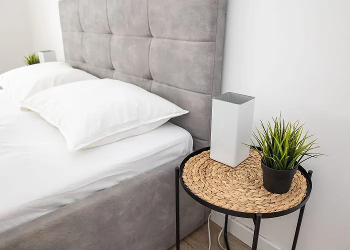 Z Ogrodem - 2-pokojowy 拉多姆